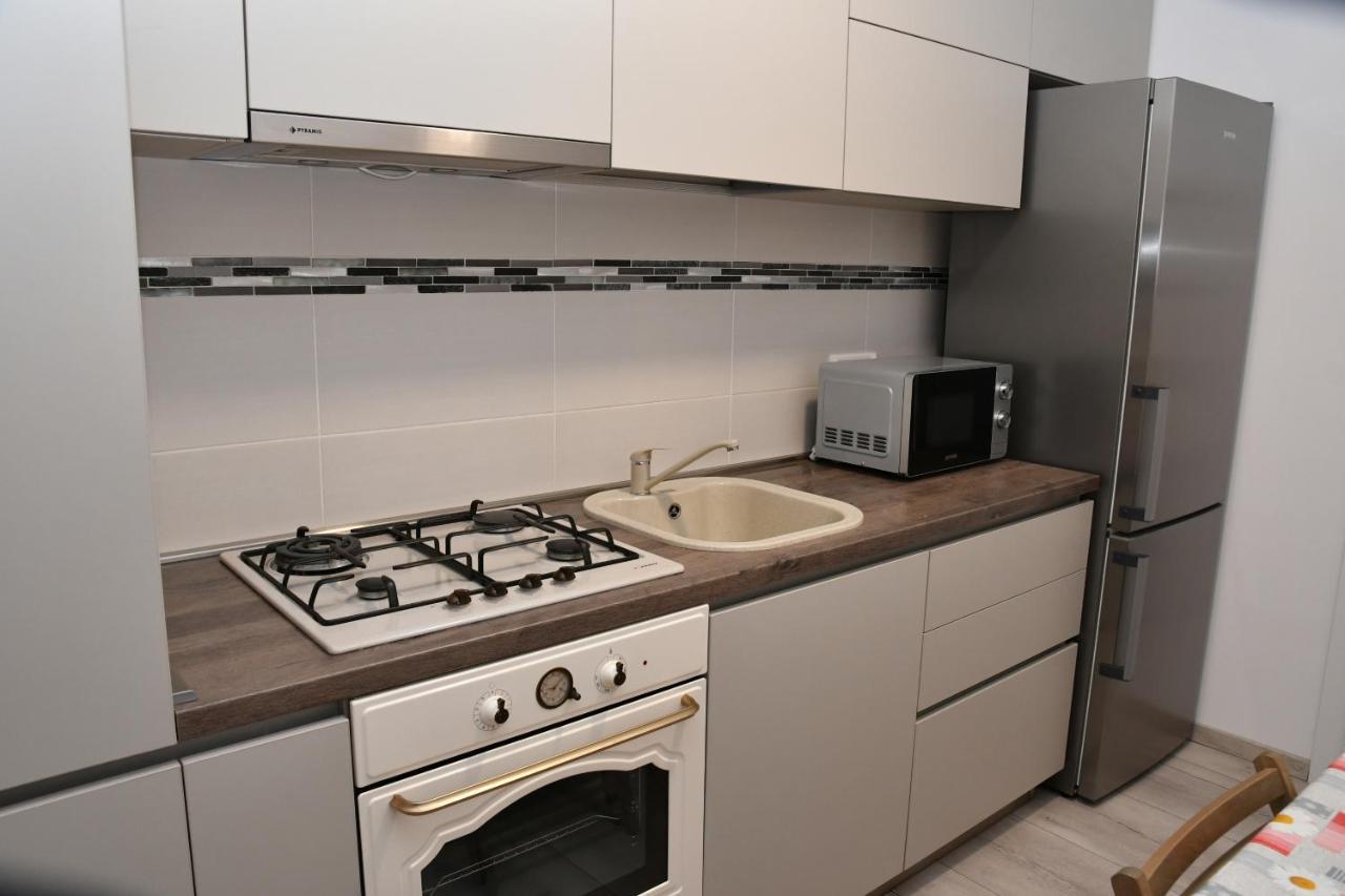 Toporasi Apartament Apartment Craiova Bagian luar foto