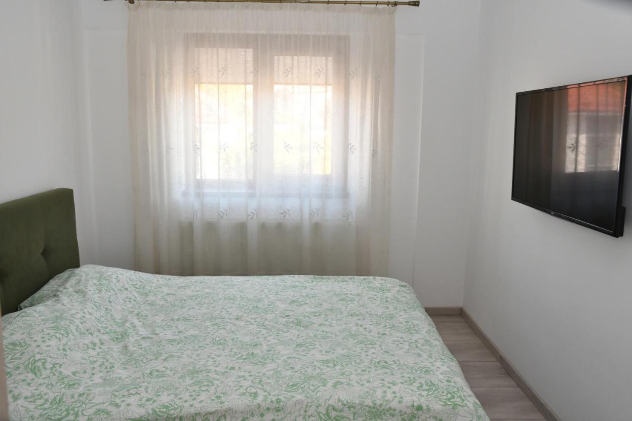 Toporasi Apartament Apartment Craiova Bagian luar foto