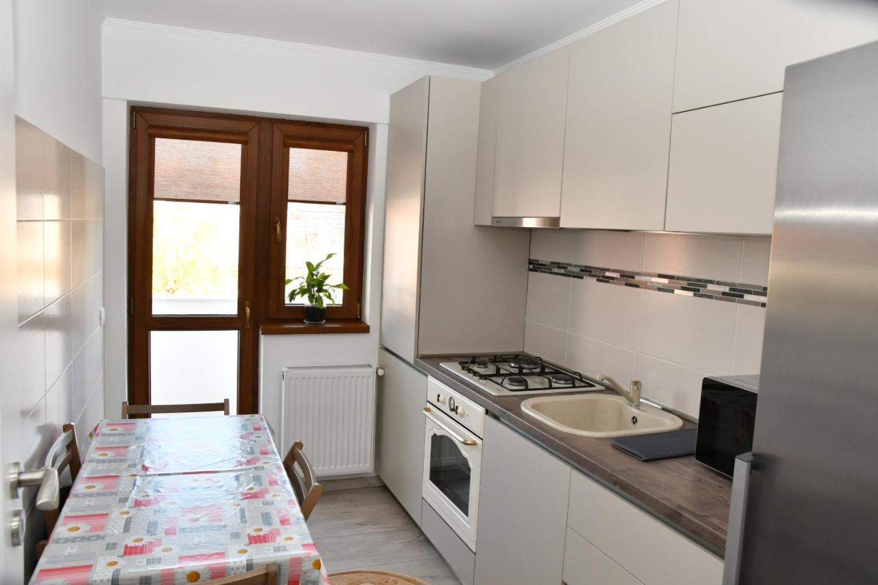 Toporasi Apartament Apartment Craiova Bagian luar foto