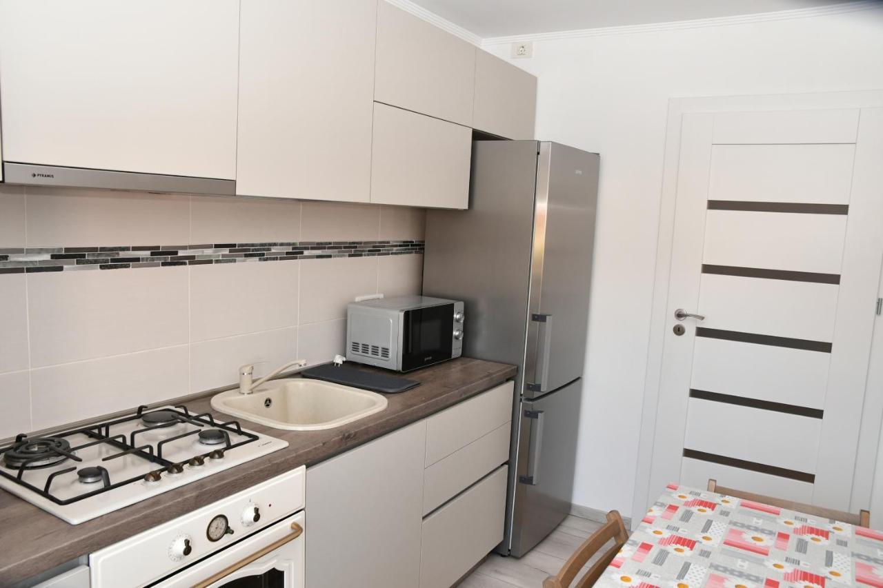 Toporasi Apartament Apartment Craiova Bagian luar foto